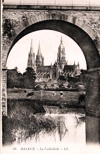Bayeux from the Southeast || Source - http://www.marcel-proust-gesellschaft.de/cpa/kathedralen-pics.html