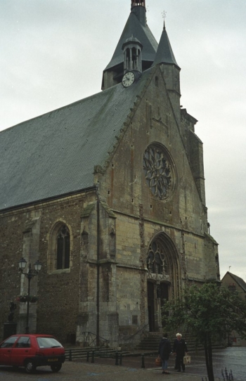 Église St.-Jacques façade, Illiers-Combray || Source - Jeff Drouin, 7 July 2004